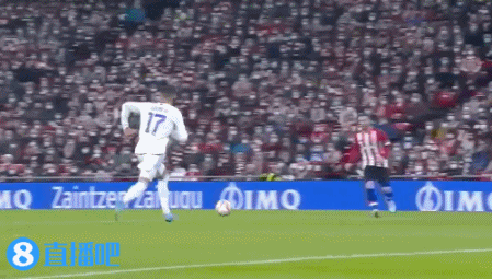 巴萨梅西任意球破门助球队领先